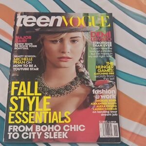 Teen Vogue Magazine November 2013 with Demi Lovato Cover